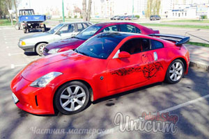 Робот на бортах / крыша черный винил (глянец) Брест