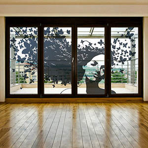 Полупрозрачные изображения на стекле